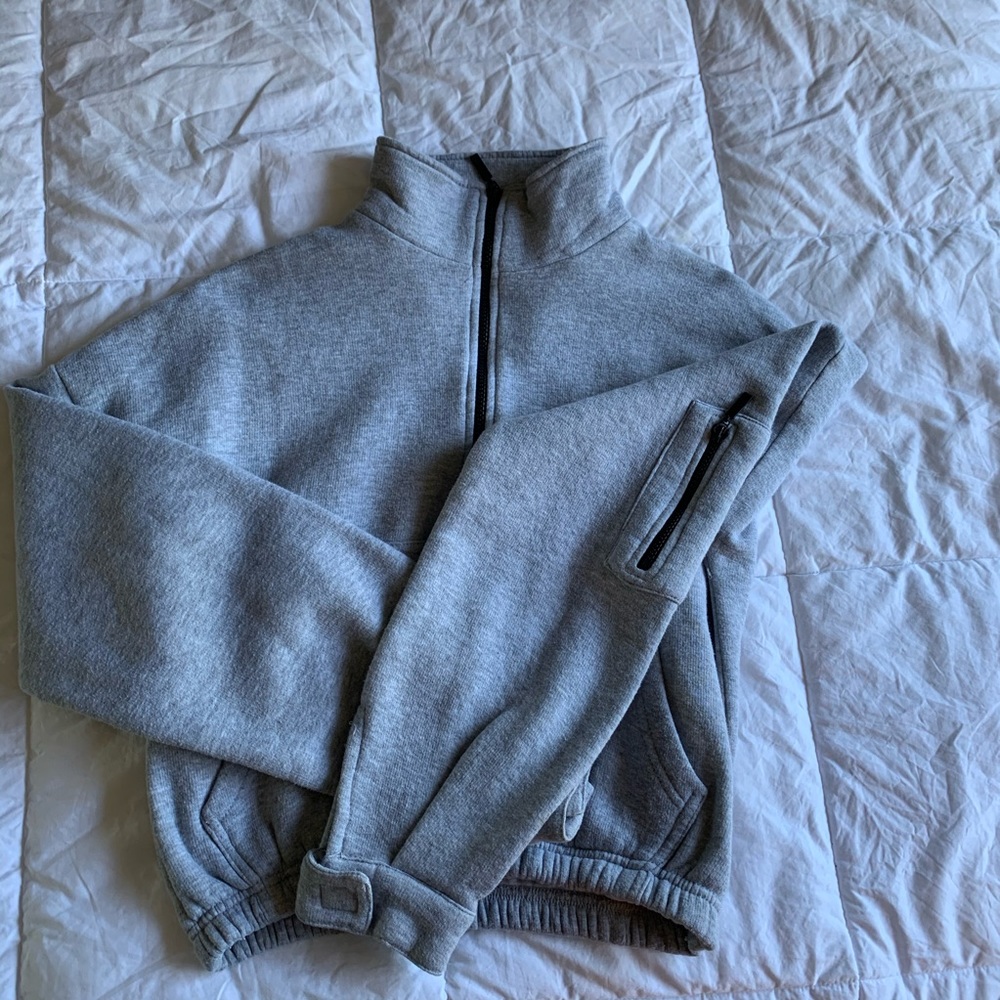 PLT cropped half zip